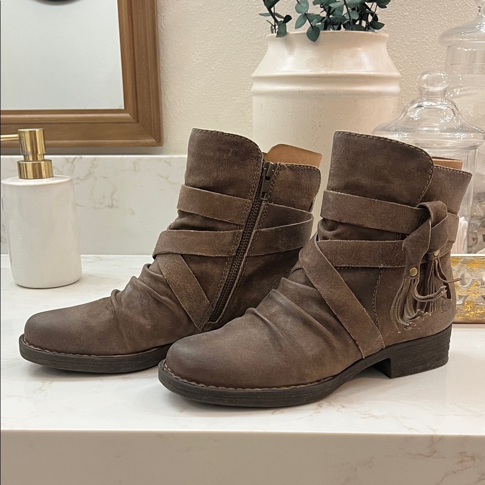 Like new Born Erin Distressed Brown/Taupe Ankle Booties 7.5